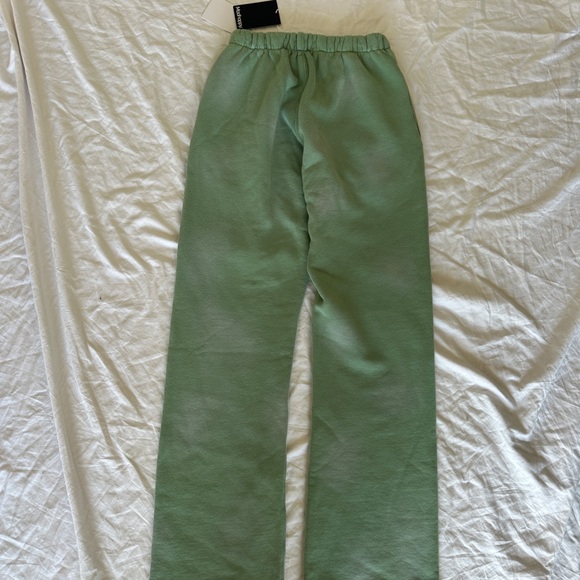 Madhappy Wide Leg Straight Sweatpants - Picture 4 of 7